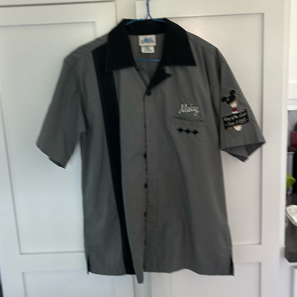 Disneyland Resort vintage bowling shirt in size Small